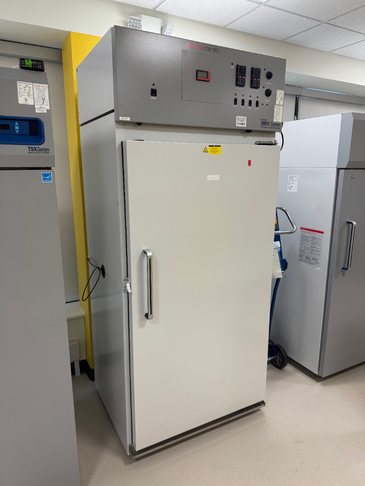 Image of Thermo Forma 3900 Series Environmental Chamber